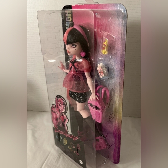 Mattel Monster High Day Out Fashion Doll Draculaura (New) Accessories - Picture 10 of 16